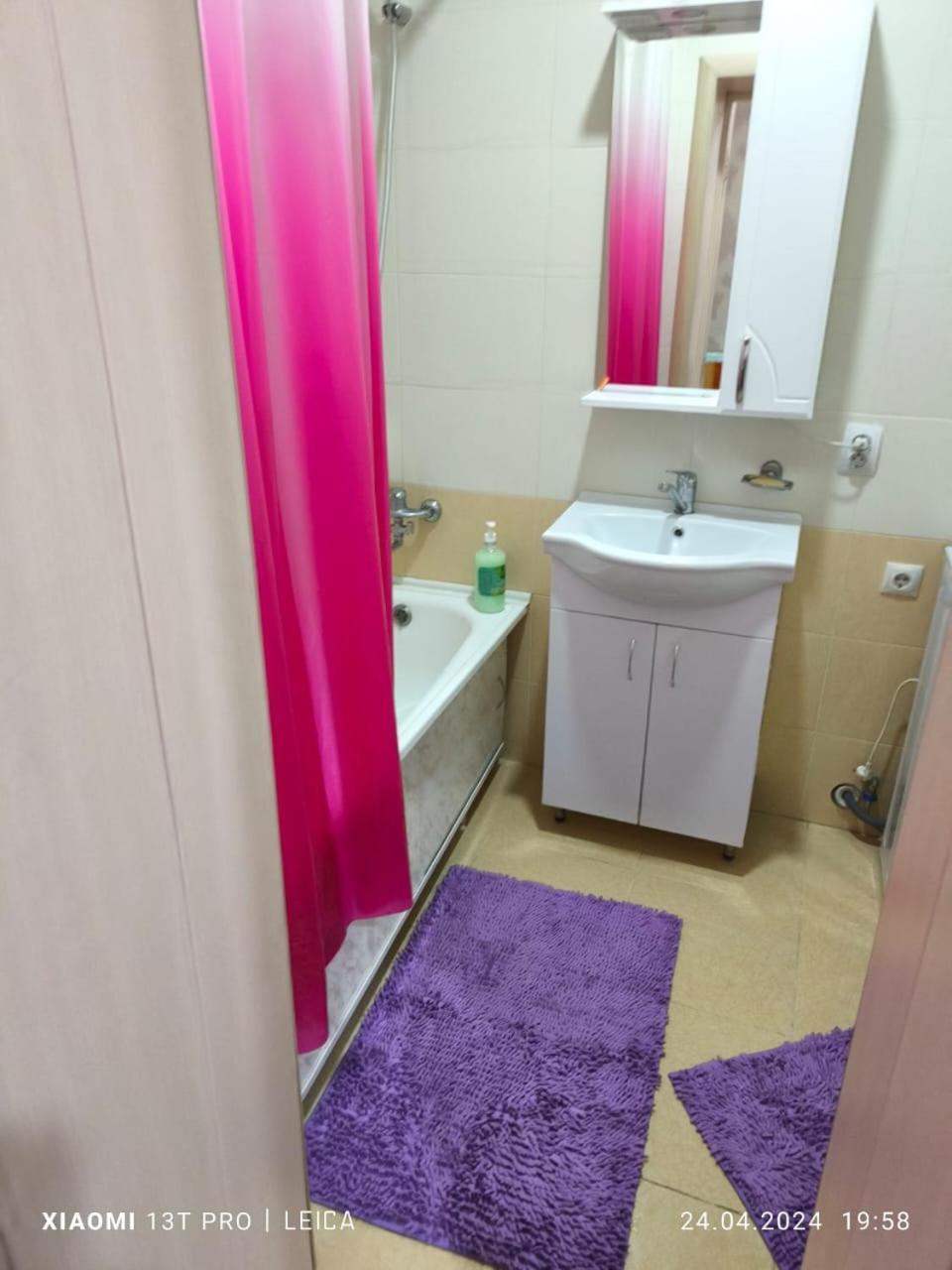 Уютная Квартира Комфорт Класса76 Nur-Sultan  Exterior photo